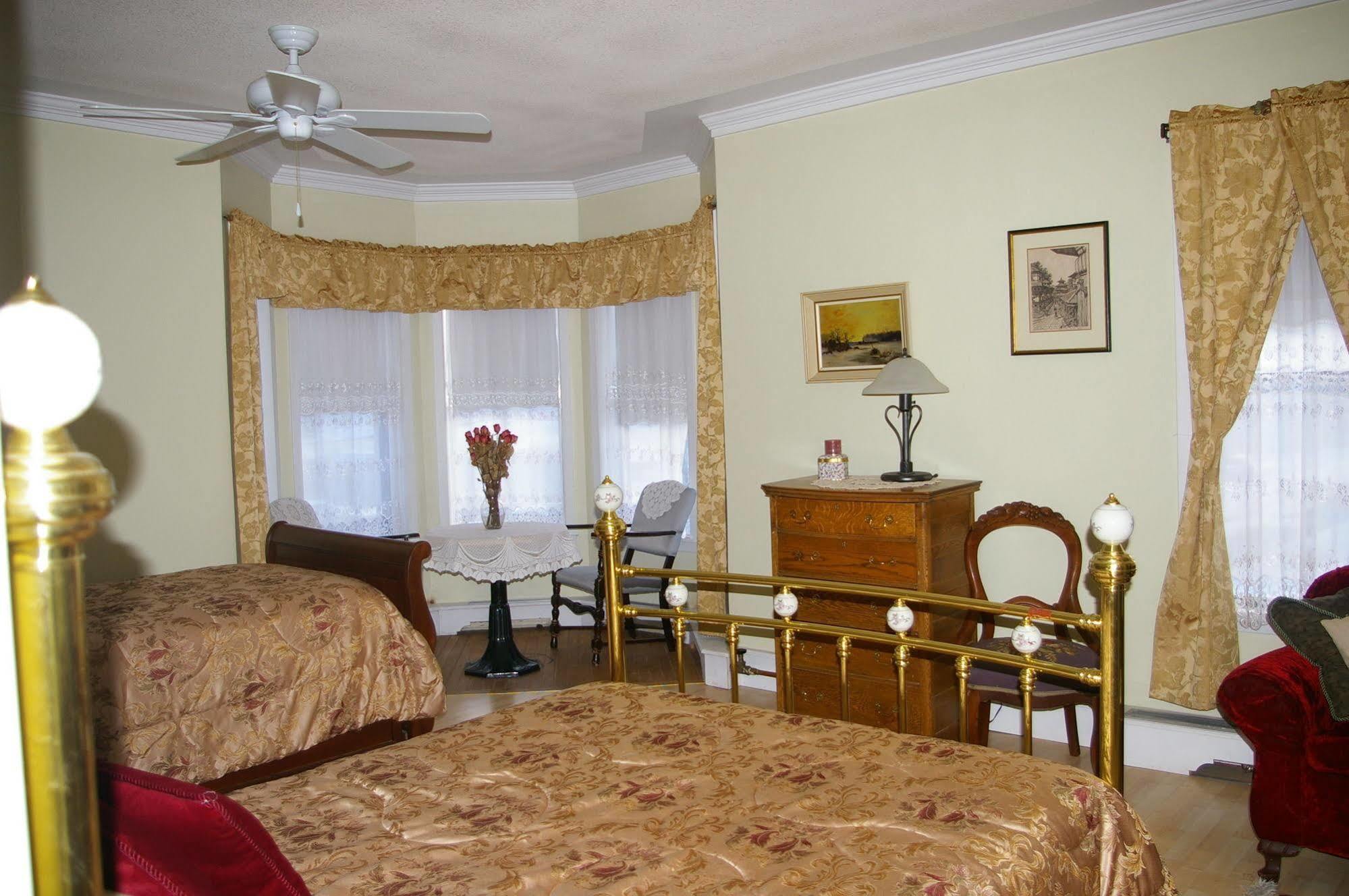 Country Encounters Accommodations Coleman Eksteriør bilde
